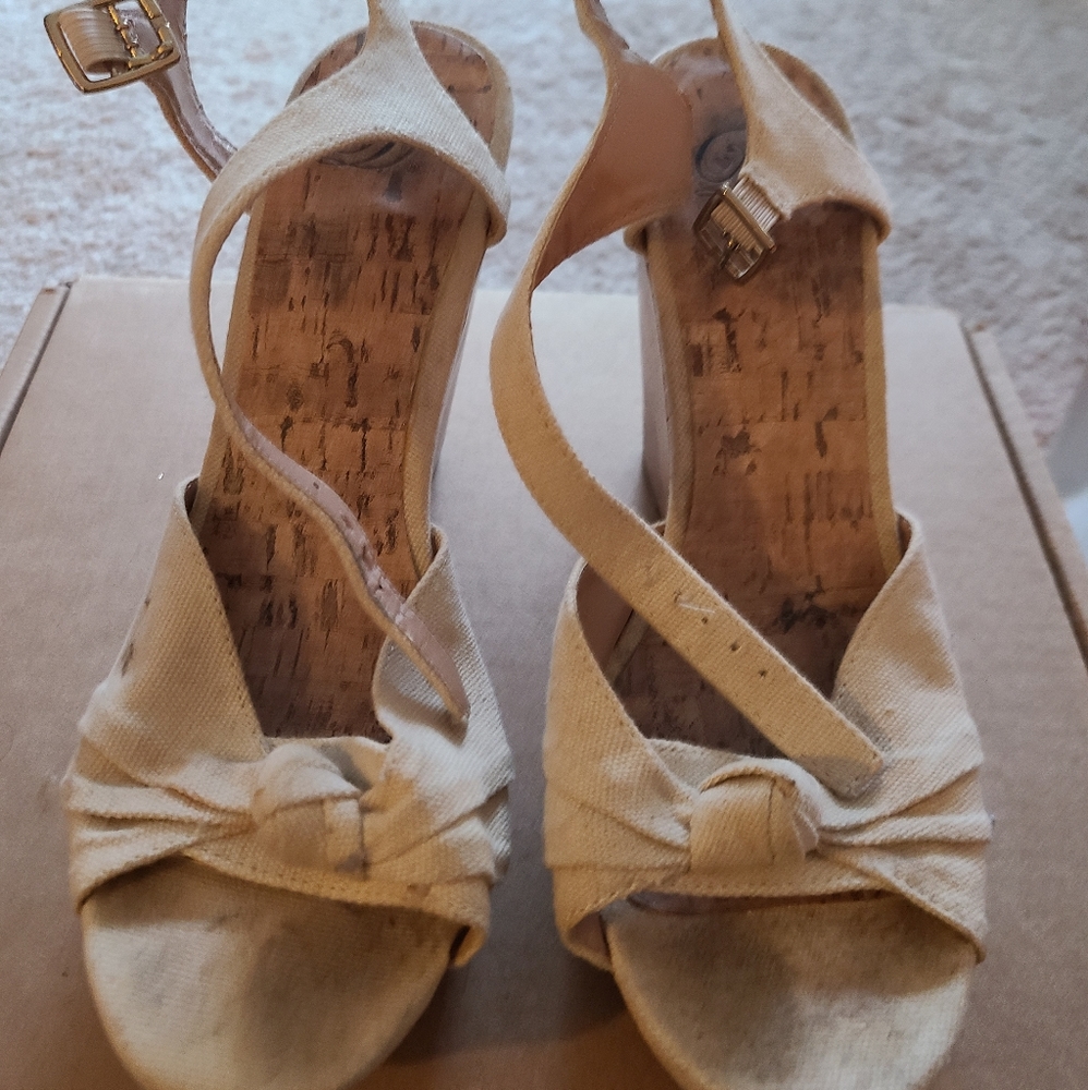 Platform sandals